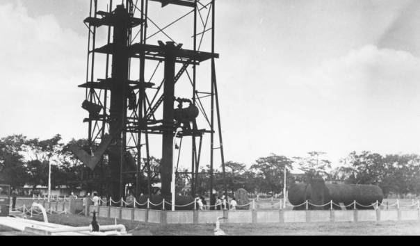 Kilang Minyak Balongan Terbakar, 74 Tahun Lalu Peristiwa ...