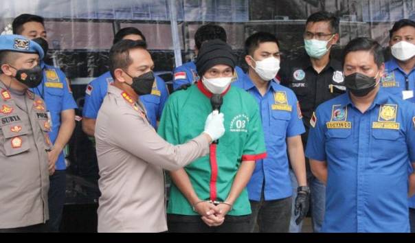 Konferensi pers pengungkapan penangkapan musisi Anji di Mapolres Jakarta Barat, Rabu (16/6/2021).
