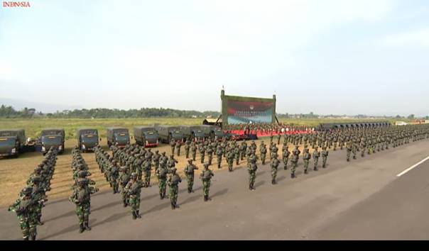 Jokowi Komponen Cadangan Hanya Untuk Kepentingan Pertahanan Dan Negara<script async src=