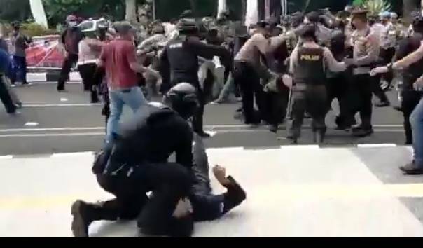 Update Kondisi Mahasiswa yang Dibanting Polisi Sampai Kejang-kejang Saat Demo, Sempat Viral