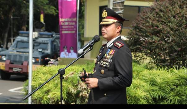Kapolresta Tangerang Minta Maaf Terkait Aksi Polisi Banting Mahasiswa Hingga Kejang Kejang Saat Demo<script async src=