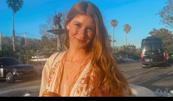 Jennifer Gates, putri sulung Bill Gates yang menikah dengan pria muslim keturunan Mesir. 