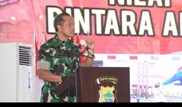 jenderal-kopassus-tni-peringatkan-ribuan-polisi-kalian-jangan-khianati-pimpinan