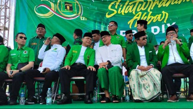 Jokowi Dijadwalkan Buka Puncak Harlah PPP Hari Ini, Prabowo-Sandiaga dan Elite Parpol Diundang