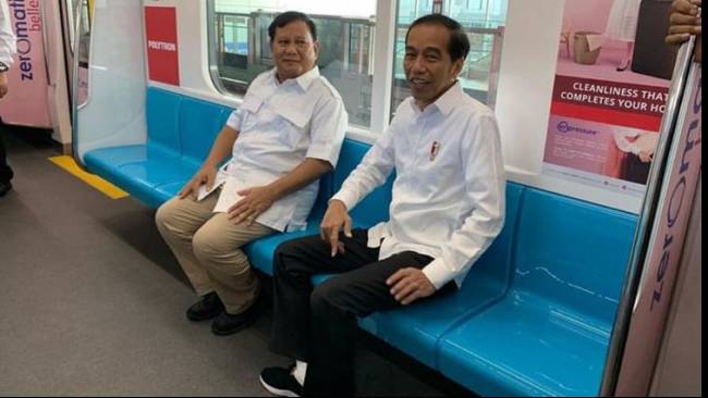 Pengamat: Relawan Jokowi Mania Dukung Prabowo adalah Sikap Politik Istana