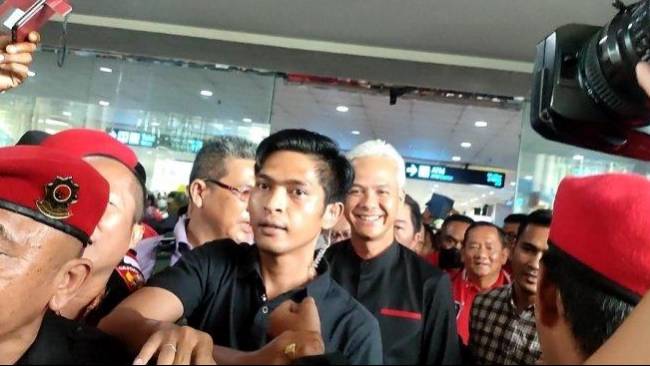 Ganjar Pranowo Diteriaki "Presiden" saat Tiba di Bandara Kualanamu Medan
