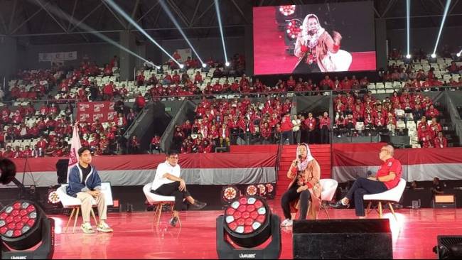 Jawaban Budiman Sudjatmiko Saat Diledek Gibran Soal Dipecat PDIP  Loh, Nggak Jadi Dipecat, Mas? 