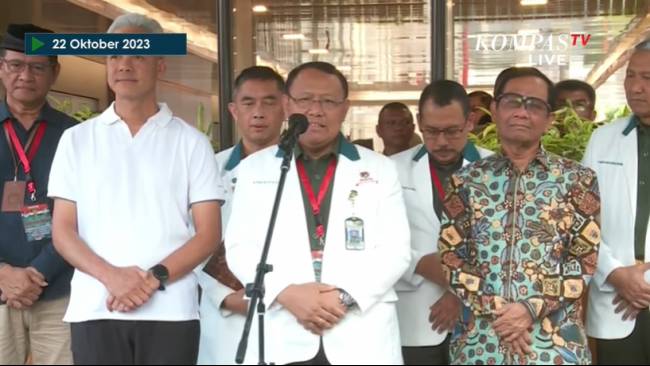 Ganjar-Mahfud MD Selesai Tes Kesehatan di RSPAD Gatot Soebroto, Mengaku Sempat Berkeringat