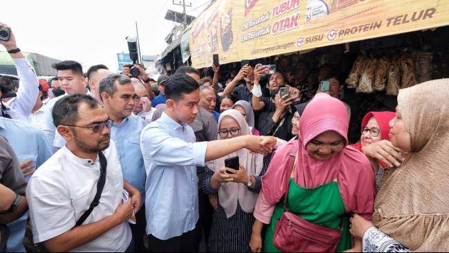 Dampingi Gibran Blusukan ke Pasar di Lampung, Muzani: Warga Lampung Antusias