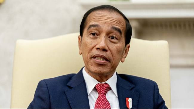 Guru Besar UGM: Jokowi Mencla-mencle, Sebagai Seorang Kepala Negara Itu Sabdo Pandito Ratu