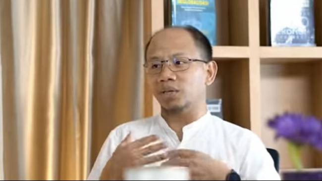 Peneliti INDEF: Bansos Tidak Bisa Keluarkan Masyarakat dari Kemiskinan