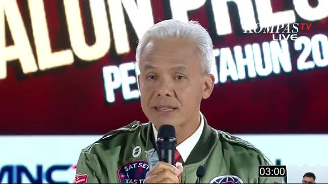 Berkunjung ke Ponpes Ma'hadut Tholabah, Ganjar Terima Keluhan tentang Sekolah dari Pagi hingga Sore