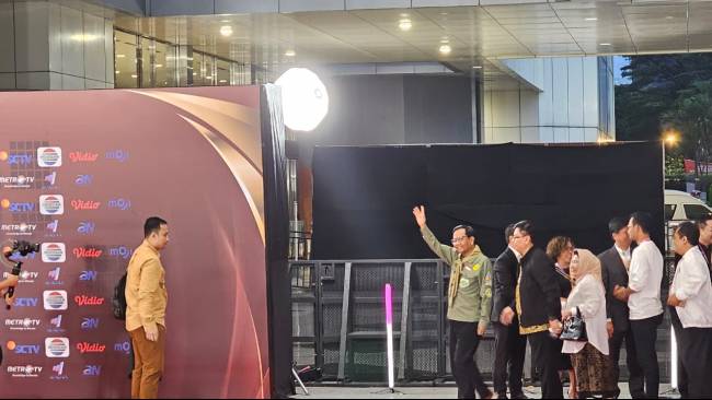 Mahfud MD Kenakan Baju ala Mapala di Debat Keempat Pilpres 2024