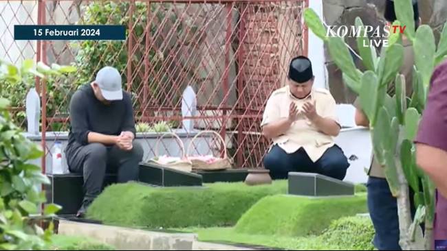 Prabowo Ziarah ke Makam Ayahnya di TPU Karet Bivak Ditemani sang Anak