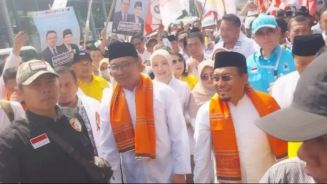 Ridwan Kamil dan Suswono Tiba di KPUD Jakarta Tanpa Ditemani Kaesang