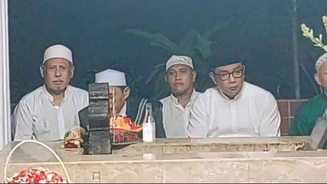Sebelum Pencoblosan, Cagub Ridwan Kamil Ziarah ke Makam Pangeran Jayakarta di Pulogadung
