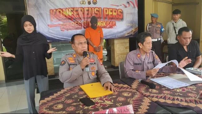 kasus-pria-curi-5-potong-kayu-di-hutan-negara-diselesaikan-melalui-restorative-justice