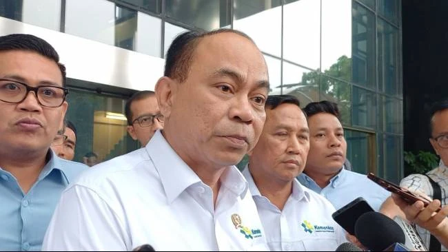 Gedung Bareskrim Polri dalam suasana formal sebagai simbol proses hukum terkait pengaduan dugaan makar dan penghasutan yang diajukan oleh Gerakan Cinta Prabowo terhadap Ketua Proj…