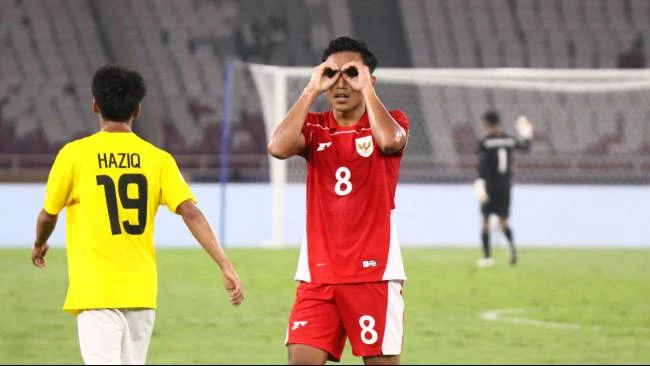 Rayhan Hannan melakukan selebrasi usai mencetak gol ke-6 ke gawang Brunei Darussalam dalam laga AFF U23 di Stadion Gelora Bung Karno, Jakarta, Selasa (15/7). 