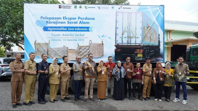 Pertamina Dukung UMKM Kebumen Ekspor Perdana Keranjang Serat Alam ke Amerika Serikat