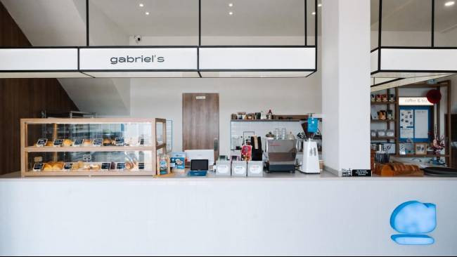 Dua Anak Muda Hadirkan Gabriel’s Coffee Eatery, Kafe Pet-Friendly dan UMKM Modern di Gading Serpong