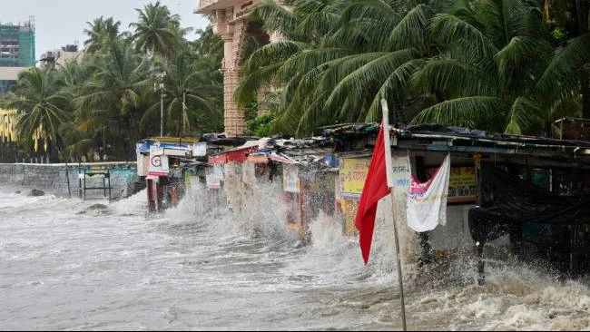 Bibit Siklon Tropis 92W Terdeteksi di Laut Filipina, BMKG: Waspadai Gelombang Tinggi