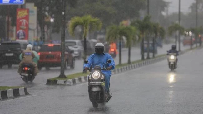 BMKG Peringatkan Hujan Lebat hingga Sangat Lebat di 10 Provinsi pada Awal Mei 2026 — image 2
