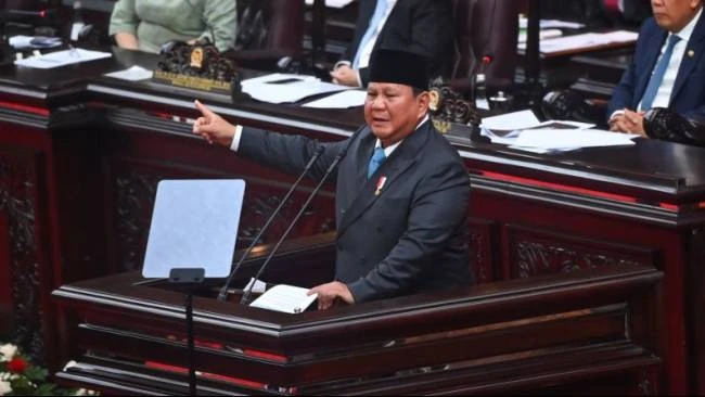 Prabowo Targetkan Angka Kemiskinan Turun, Janji Tekan Ketimpangan hingga Ciptakan Lapangan Kerja