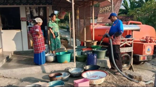Kekeringan Meluas, BNPB Salurkan Puluhan Ribu Liter Air Bersih di Jawa Barat, Jawa Tengah, dan NTB