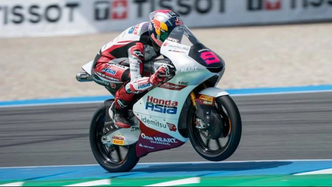Veda Ega Pratama Tancap Semangat di Moto3 Inggris 2026