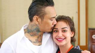 jerinx-ulang-tahun-ke-45-nora-alexandra-tagih-janji-bayi-tabung