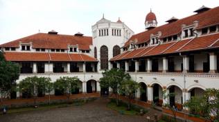 harga-dan-fasilitas-sleeper-bus-jakarta-semarang-perjalanan-wisata-murah-ke-kota-lumpia