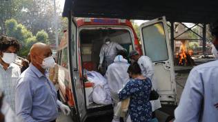 covid-19-makin-mengganas-11-negara-larang-penerbangan-dari-india-masuk