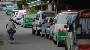 53-sopir-ambulans-desa-di-jember-belum-terima-gaji-sejak-januari-2025