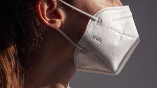 benarkah-masker-dobel-lebih-efektif-cegah-penyebaran-varian-omicron-ini-yang-direkomendasikan