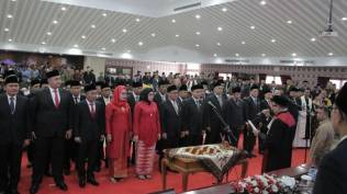 ini-peraturan-soal-anggaran-pakaian-dinas-dprd-pemilihan-louis-vuitton-dianggap-langgar-kepatutan