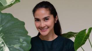 syuting-film-losmen-bu-broto-maudy-koesnadi-merasa-seperti-akan-kondangan
