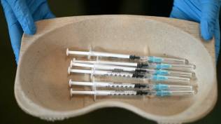 tiga-kasus-probable-varian-omicron-diawasi-satgas-covid-19-manado