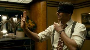sinopsis-nightmare-alley-bradley-cooper-beraksi-jadi-manipulator-ulung
