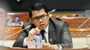 alasan-arteria-berikan-kursi-dpr-ke-cucu-soekarno-saya-petugas-partai-melayani-royal-family