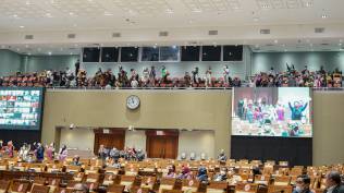 sorotan-berita-uu-tpks-sah-luhut-debat-dengan-bem-ui-pelantikan-anggota-kpu-bawaslu