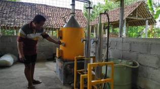 tiru-cara-warga-bantul-sulap-sampah-jadi-minyak-tanah-datangkan-omzet-hingga-rp6-juta-per-bulan
