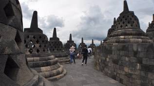 jadi-heboh-pengelola-borobudur-ikut-jelaskan-harga-tiket-rp750-ribu-khusus-yang-ingin-naik-candi