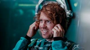 sebastian-vettel-tuntut-larangan-tonton-balapan-seumur-hidup-untuk-fans-f1-yang-kasar