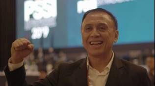 resmi-iwan-bule-diangkat-jadi-komisaris-utama-pertamina-simon-aloysius-mantiri-jabat-dirut