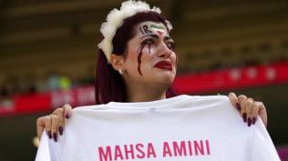 panas-tak-terima-benderanya-diubah-iran-desak-fifa-singkirkan-as-dari-piala-dunia-2022
