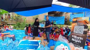 peduli-gempa-cianjur-kompas-gramedia-melalui-akubaca-donasikan-buku-di-pengungsian