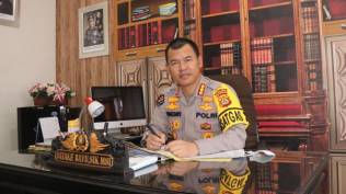 polisi-jaring-sejumlah-wna-yang-naik-motor-berpelat-nomor-palsu-di-bali