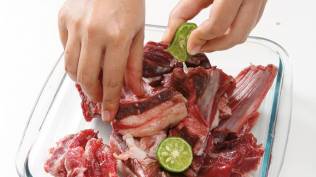 iduladha-2024-begini-cara-atasi-bau-perengus-pada-daging-kambing-kurban