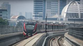 wamen-bumn-ungkap-ada-salah-desain-lrt-jabodebek-semua-komponen-proyek-berjalan-liar